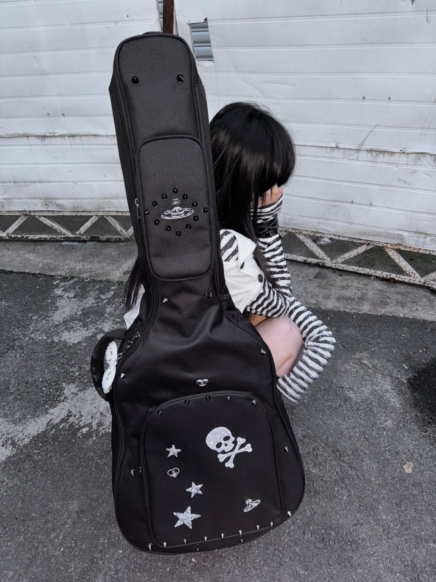 Skull-Studded Guitar Gig Bag| SHigh-Impact Rock| Shockproof and waterproof